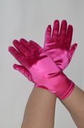Короткие атласные перчатки (ярко-розовые)